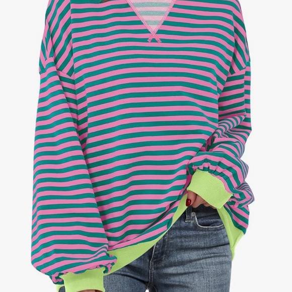 🎀 Host Pick 🎀 Oversized Stripe Crewneck Pink/Green - Picture 4 of 4